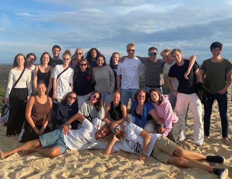 Gruppenbild mit Lehrern